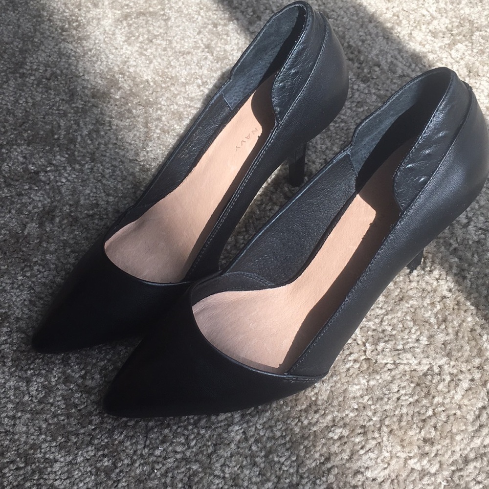 Black Pure Navy heels, size 6 1/2, 2inch heel